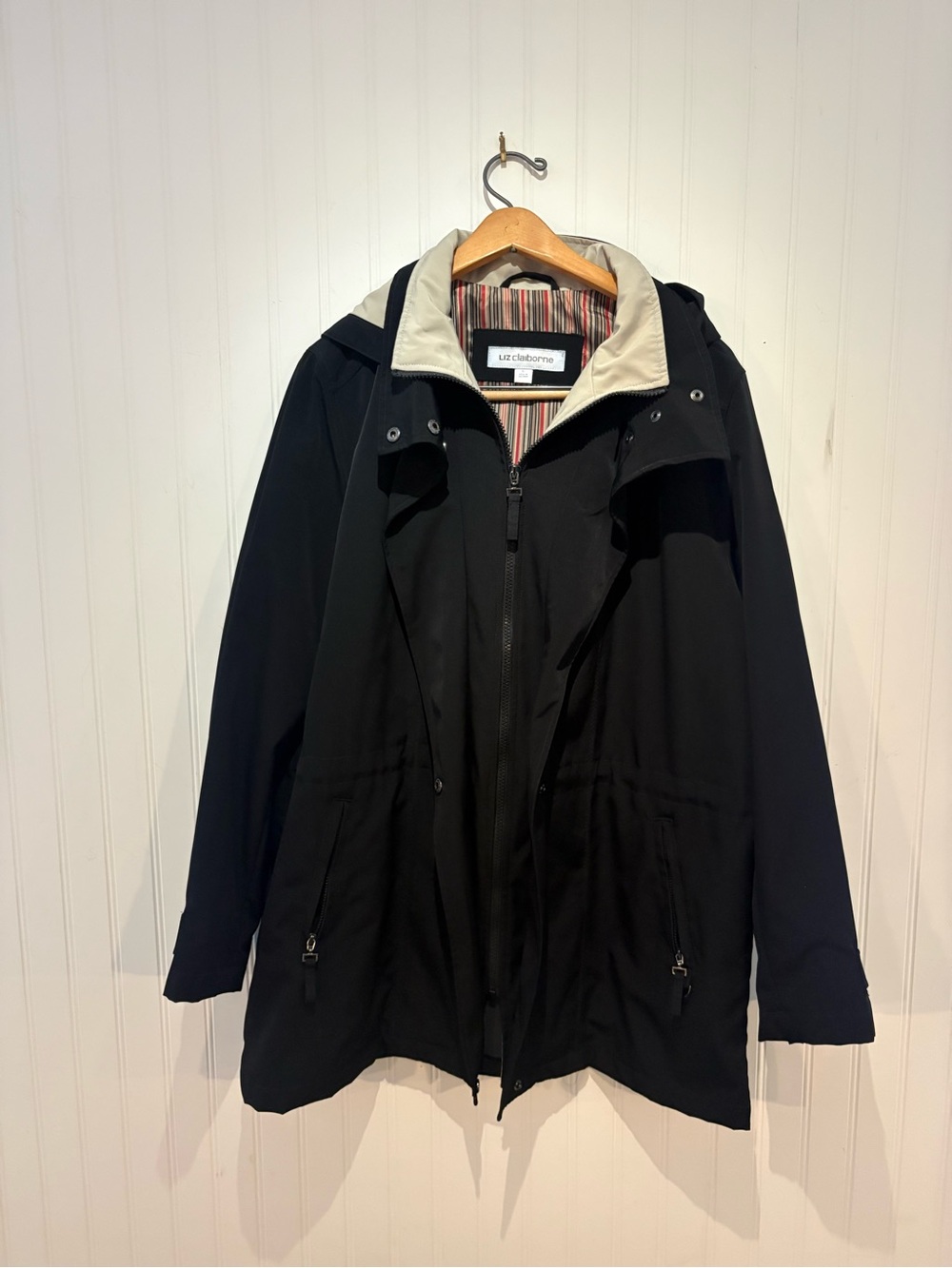 Liz Claiborne Black Hooded Parka with Contrast beige Collar EUC